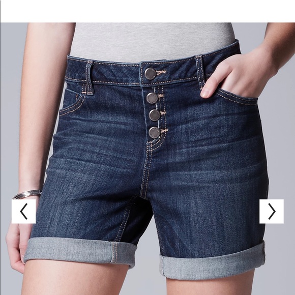 Simply Vera Vera Wang button fly, mid-rise shorts, size 2 - Picture 2 of 5